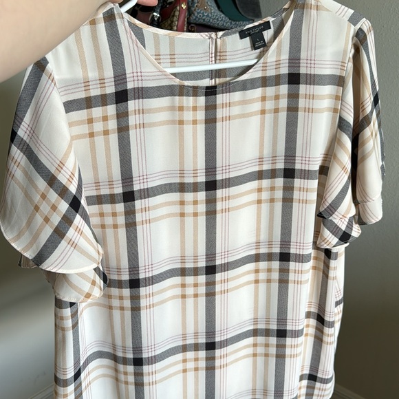 Ann Taylor Blouse with Ruffle Sleeves Size L - Like brand new!! No flaws! - Picture 12 of 12